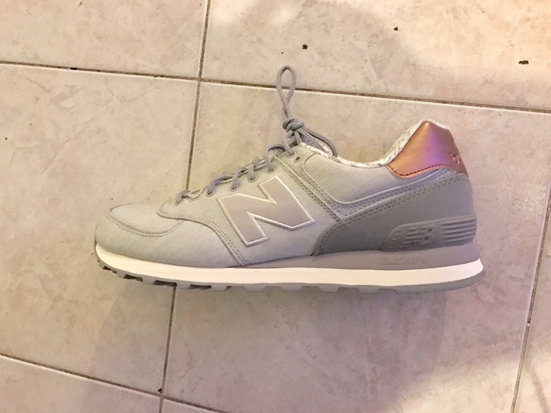 new balance gris gold